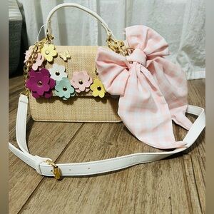 Betsy Johnson NWT XOMYLO2 Natural Floral Butterfly Crossbody Handbag